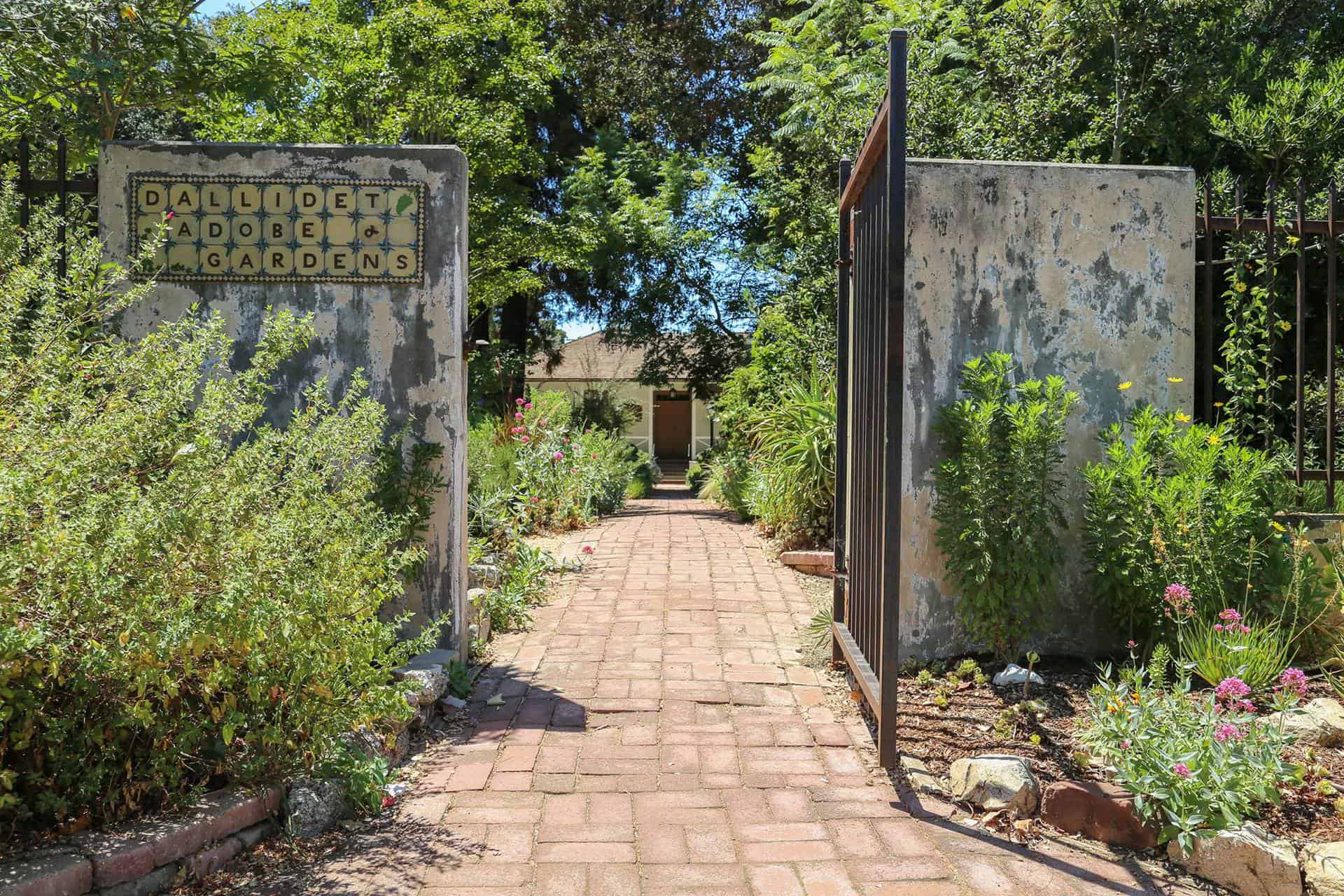 Dallidet Adobe