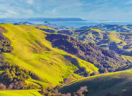 Rolling hillsides from Highway 46 between Cambria and Paso Robles, California