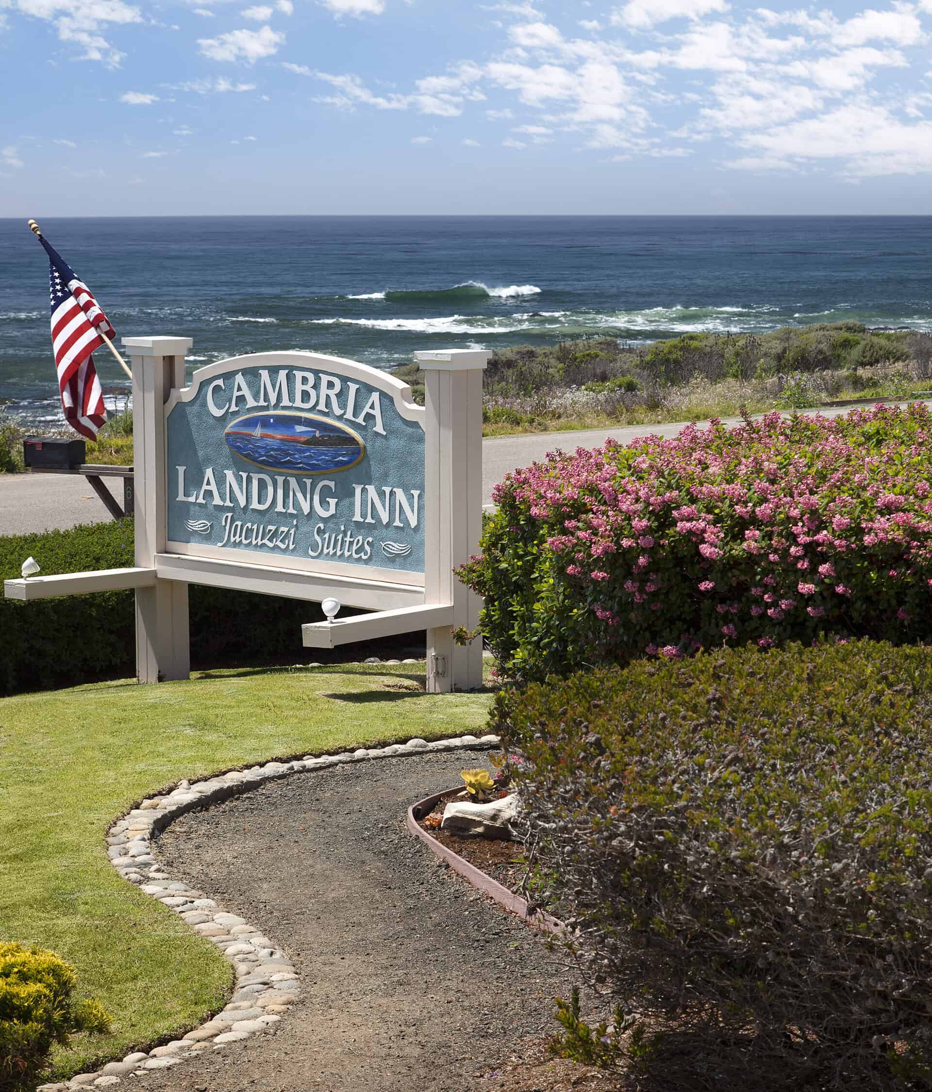 Cambria Landing Inn & Suites
