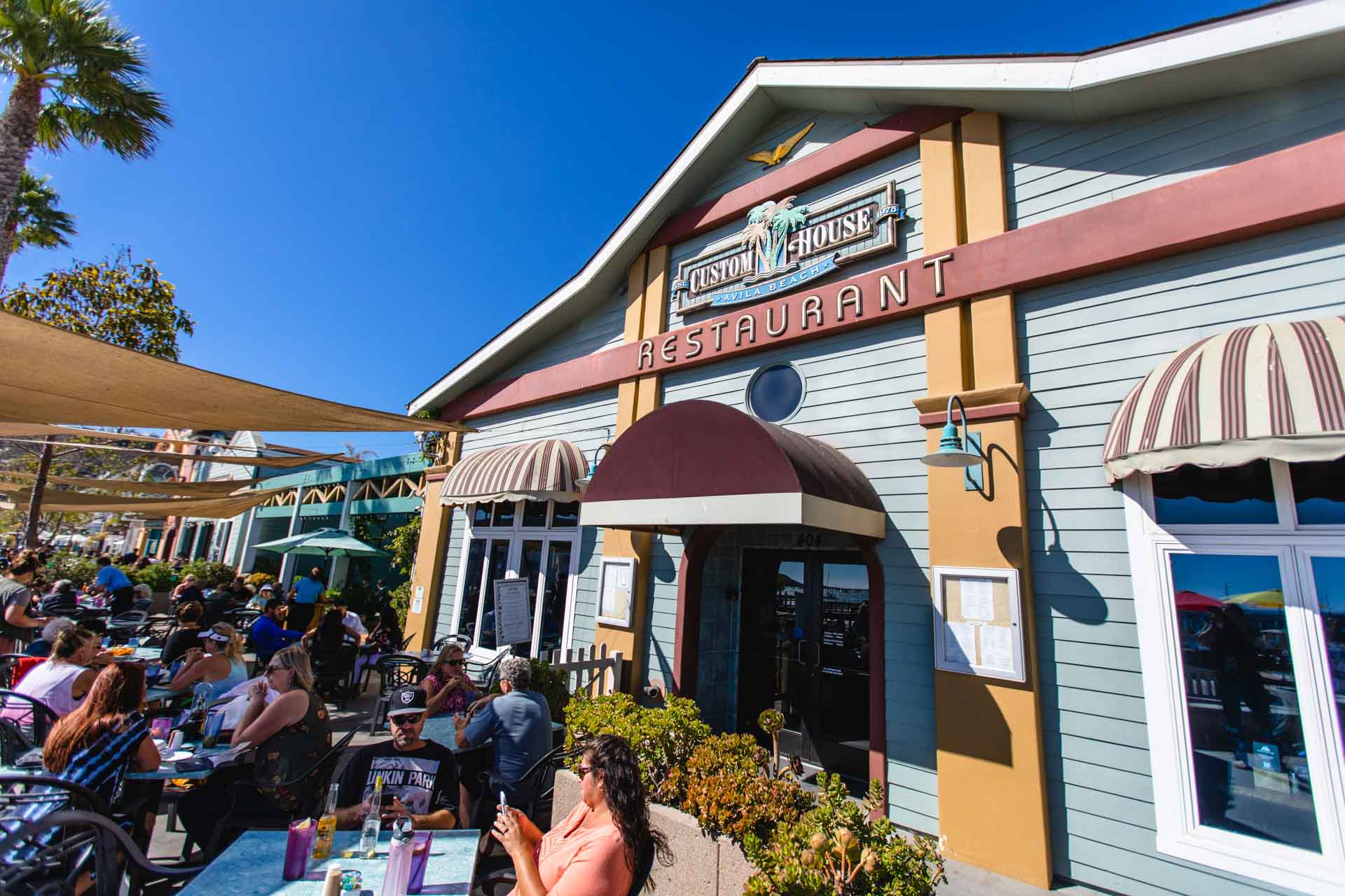 Avila Beach Promenade, Custom House restaurant