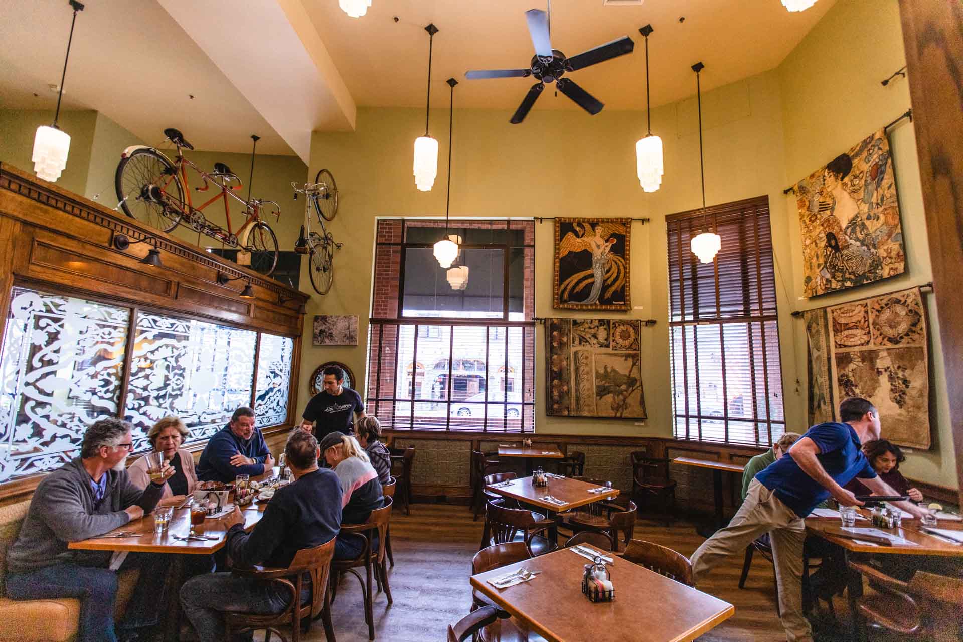 Linn's restaurant, Cambria